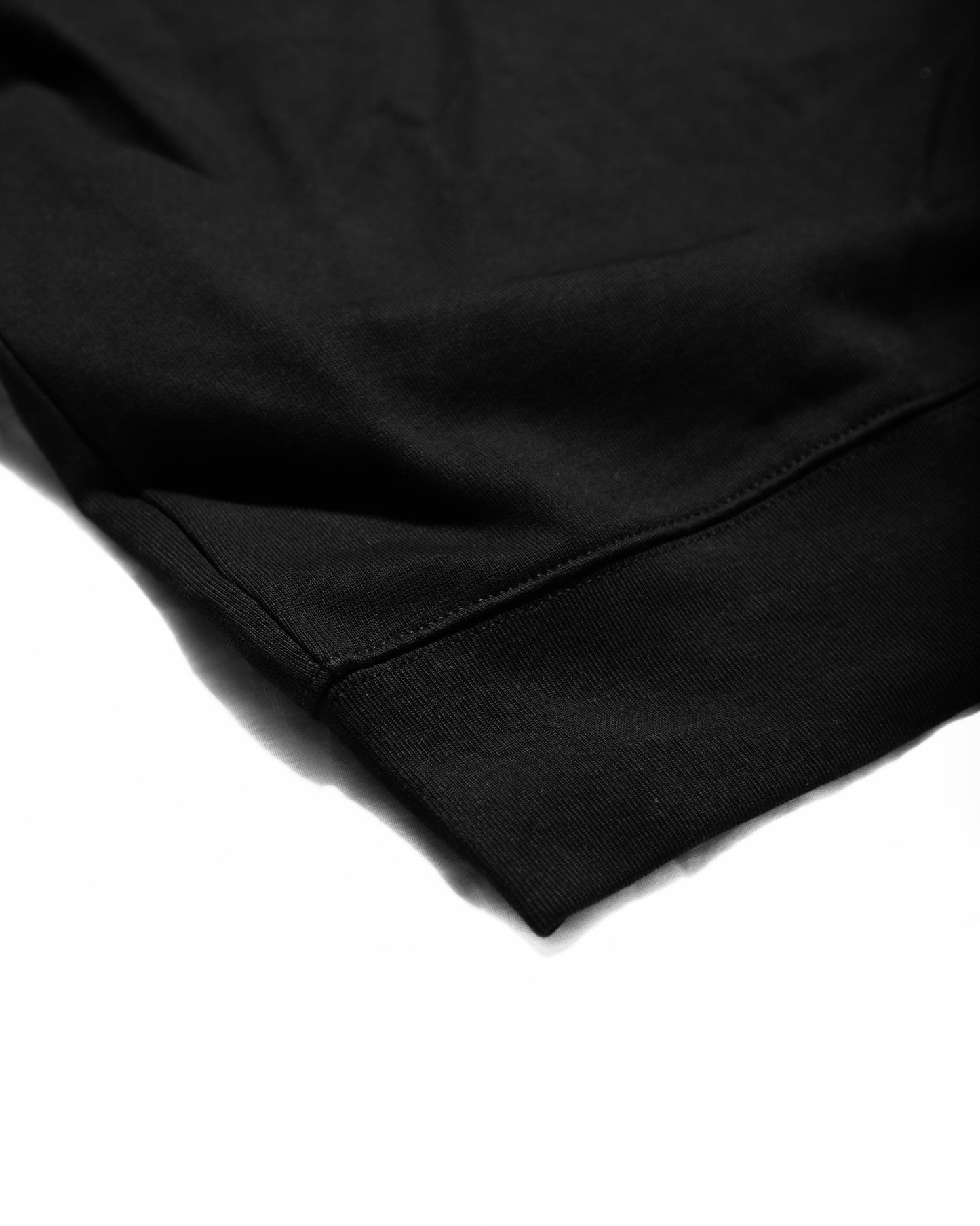 BLACK ZIPPER - 01 KEEP IT SIMPLE
