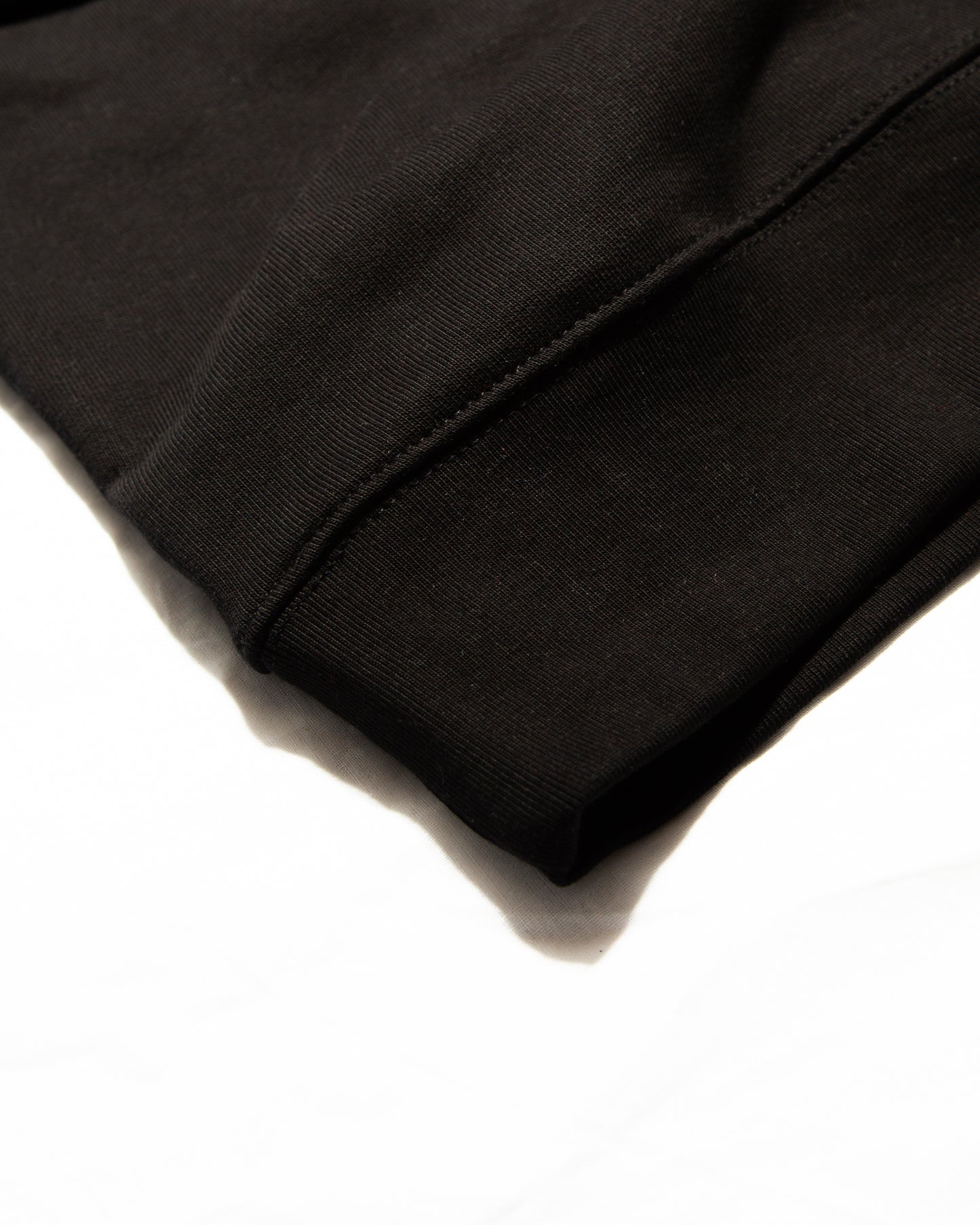 ZWARTE HOODIE - 01